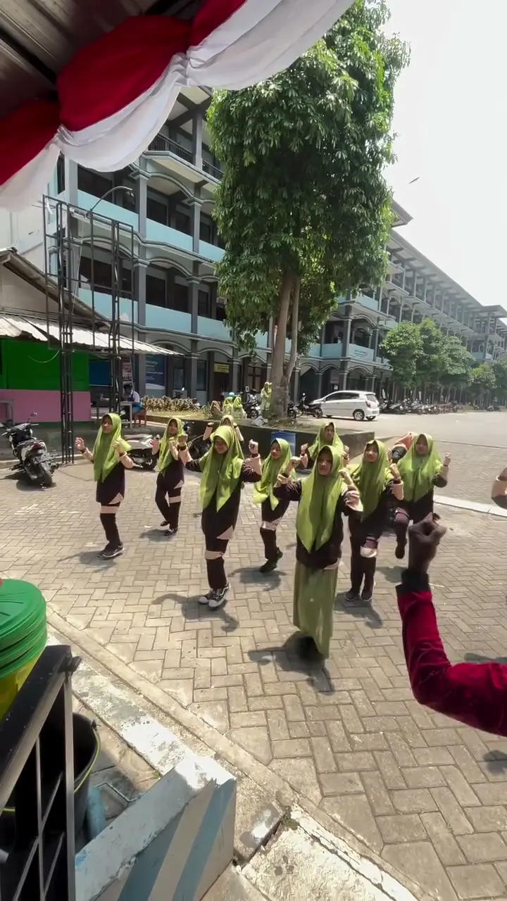 Story Instagram SMP Plus Darussalam — 19 Okt 2026 11:56 WIB
