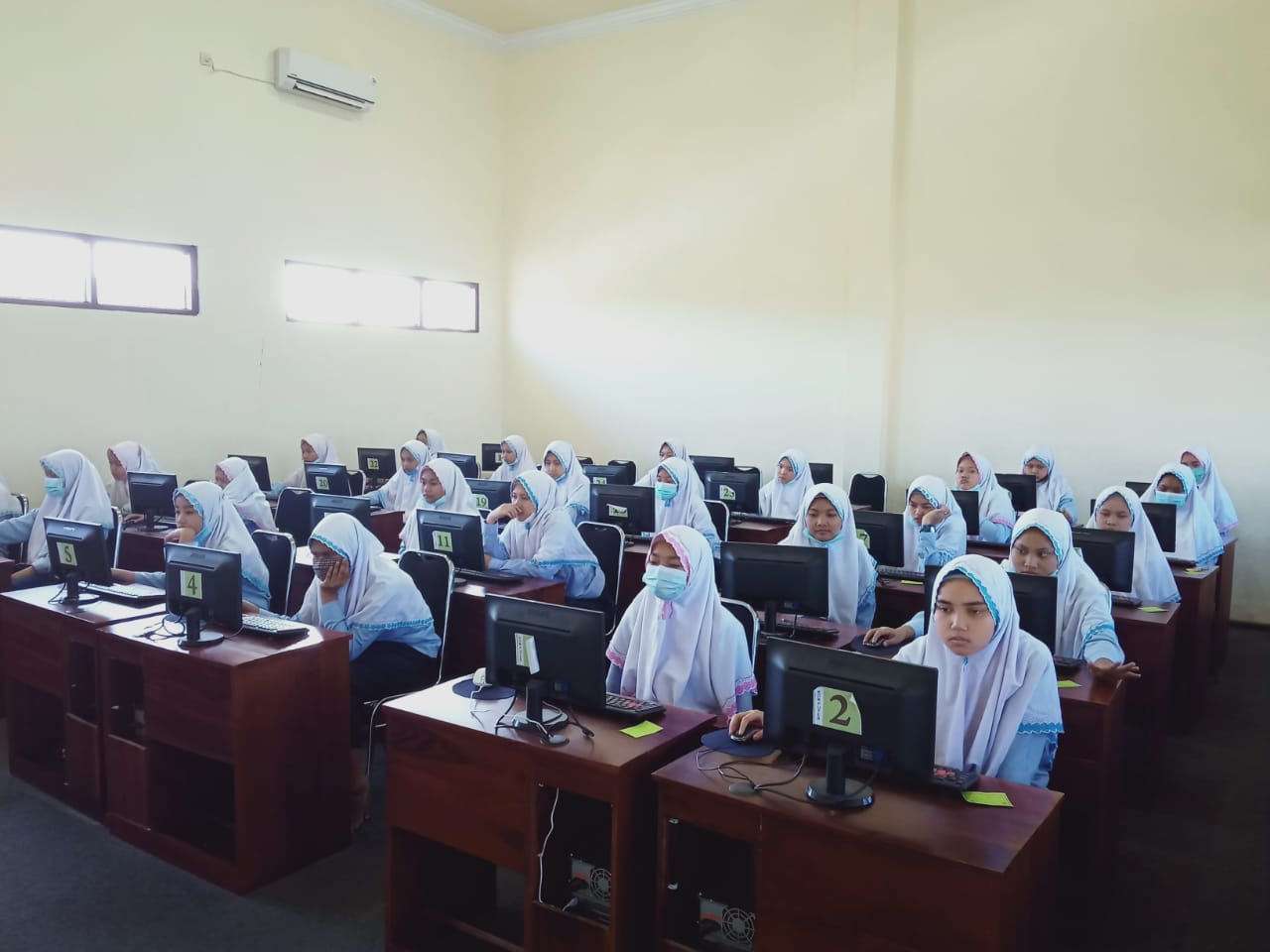 Ujian Akhir Yayasan Berbasis Komputer