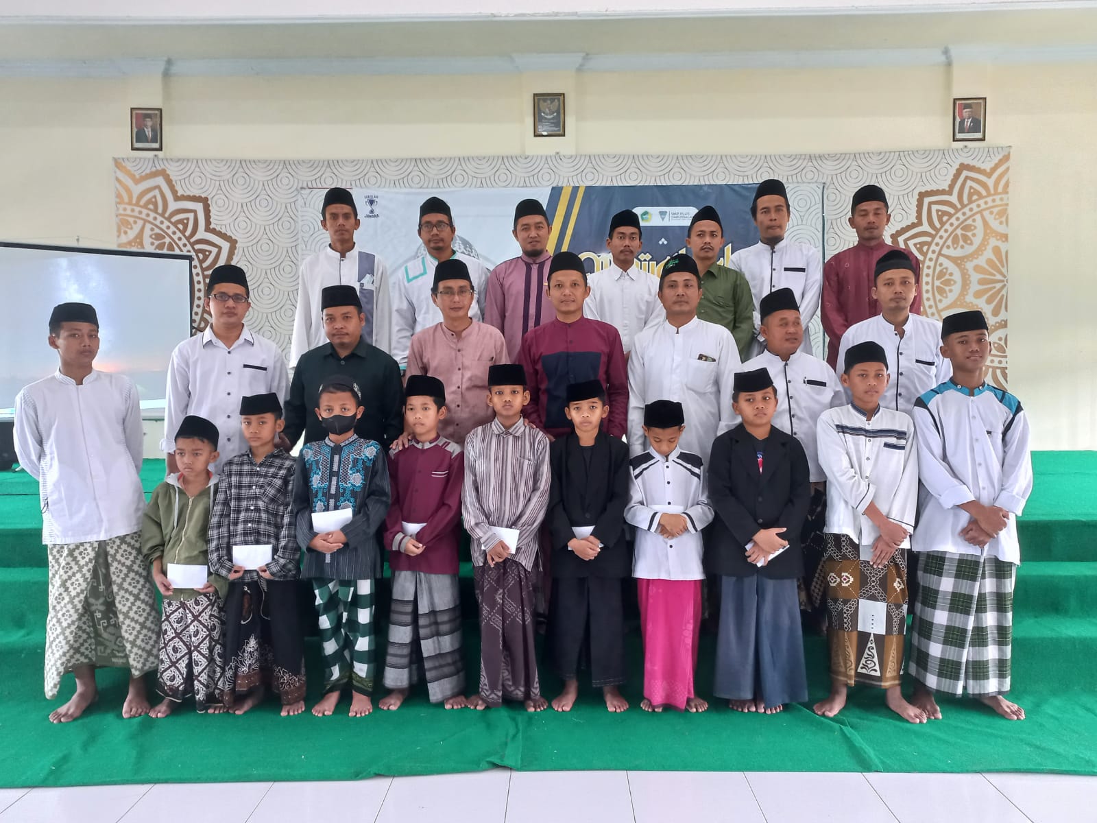 MUSHOFAHAH,MUWADA’AH,DAN SANTUNAN BERSAMA
