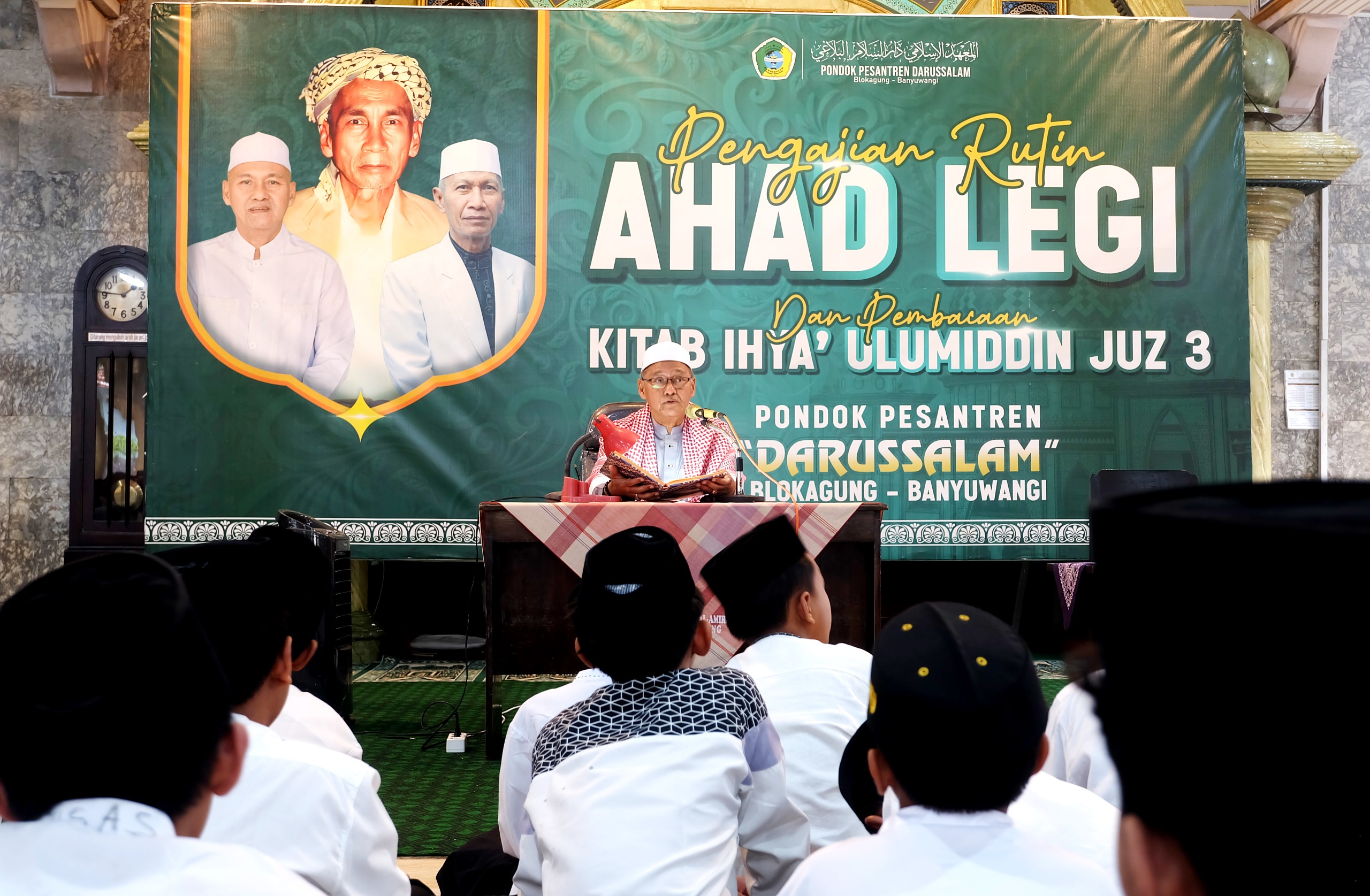 Pengajian Rutin Ahad Legi, Wujud Komitmen Keilmuan dan Spiritual di PP Darussalam Blokagung