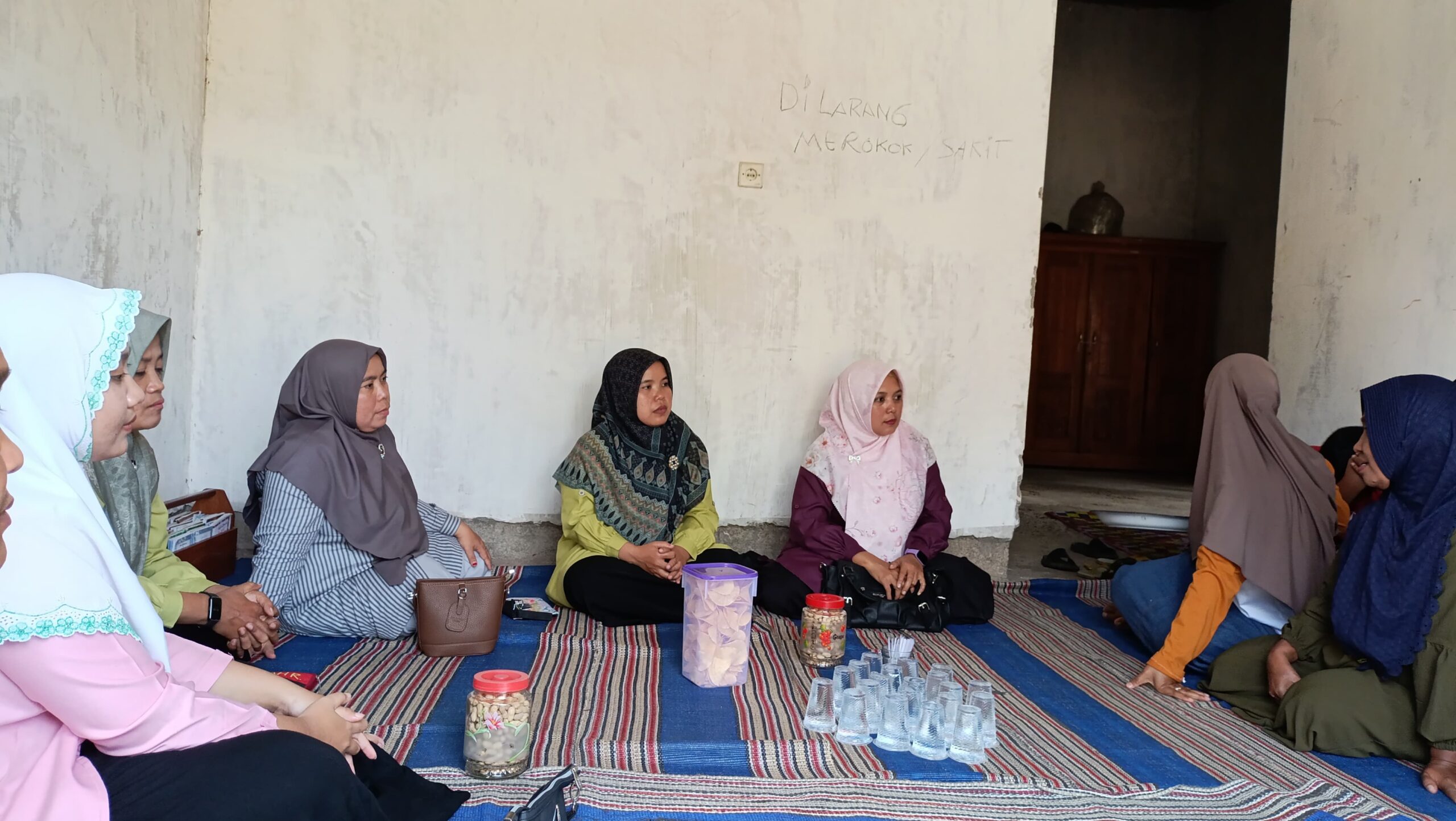 SMP Plus Darussalam Teguhkan Kepedulian Melalui Program Sosial dan Kunjungan Empati