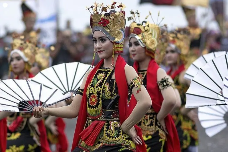 Gandrung Sewu 2026: 1.300 Penari Bersinar dalam Konsep Glow in the Dark