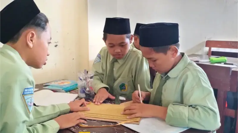 SERUNYA PROJECT TAHUNAN KELAS SAINS